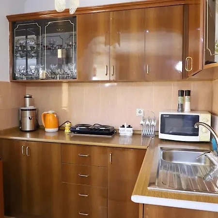 Antuan Apartment *